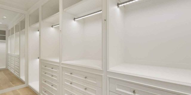 Concevoir un dressing sur mesure adapté à vos besoins